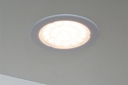   3-  LED Metris V12, 4000-4500,  